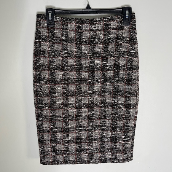 Ann Taylor Dresses & Skirts - ANN TAYLOR Black White Red Tweed Like Pencil Skirt Size 2 NWT